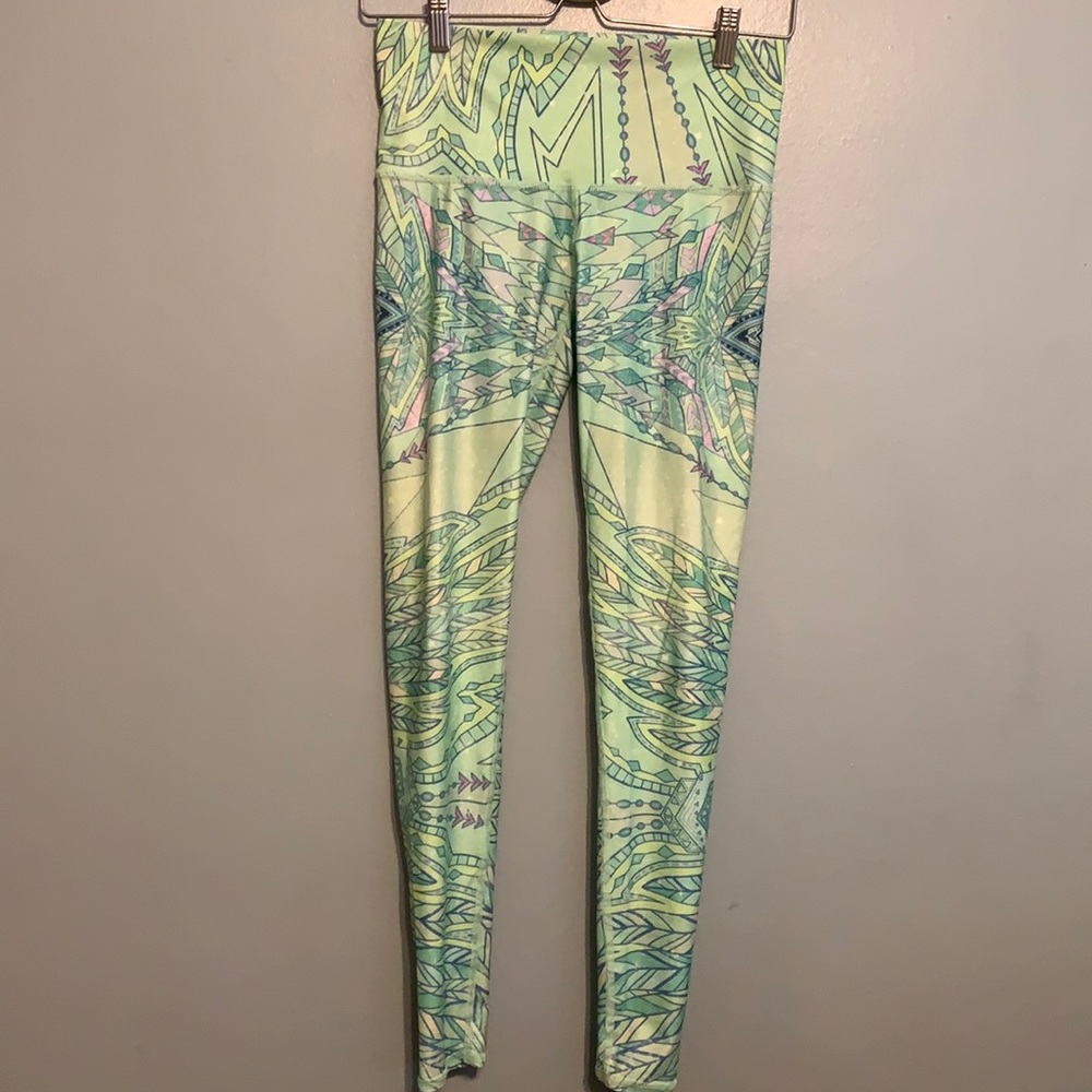 NWOT TEEKI LEGGINGS SIZE S